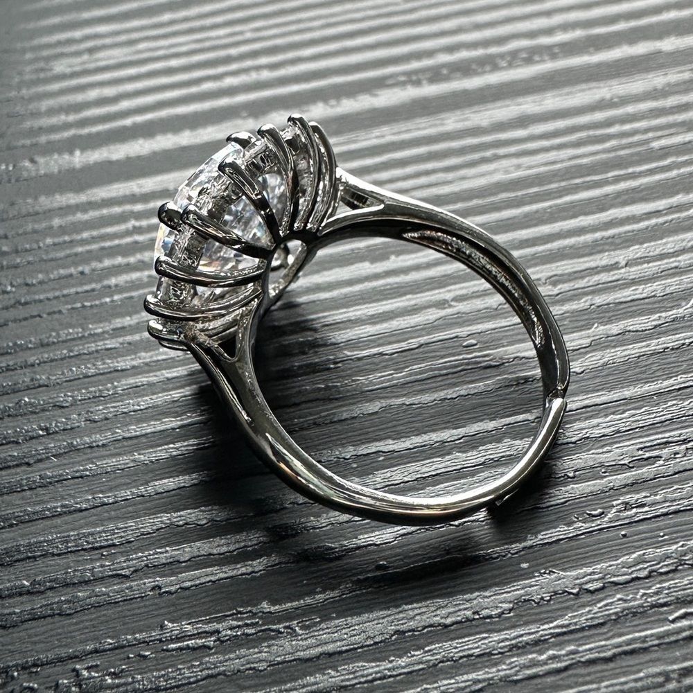 NWB Adjustable White Gold Plated CZ Halo Ring - Elegant Statement Piece - Picture 11 of 14